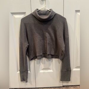 Long sleeve crop top